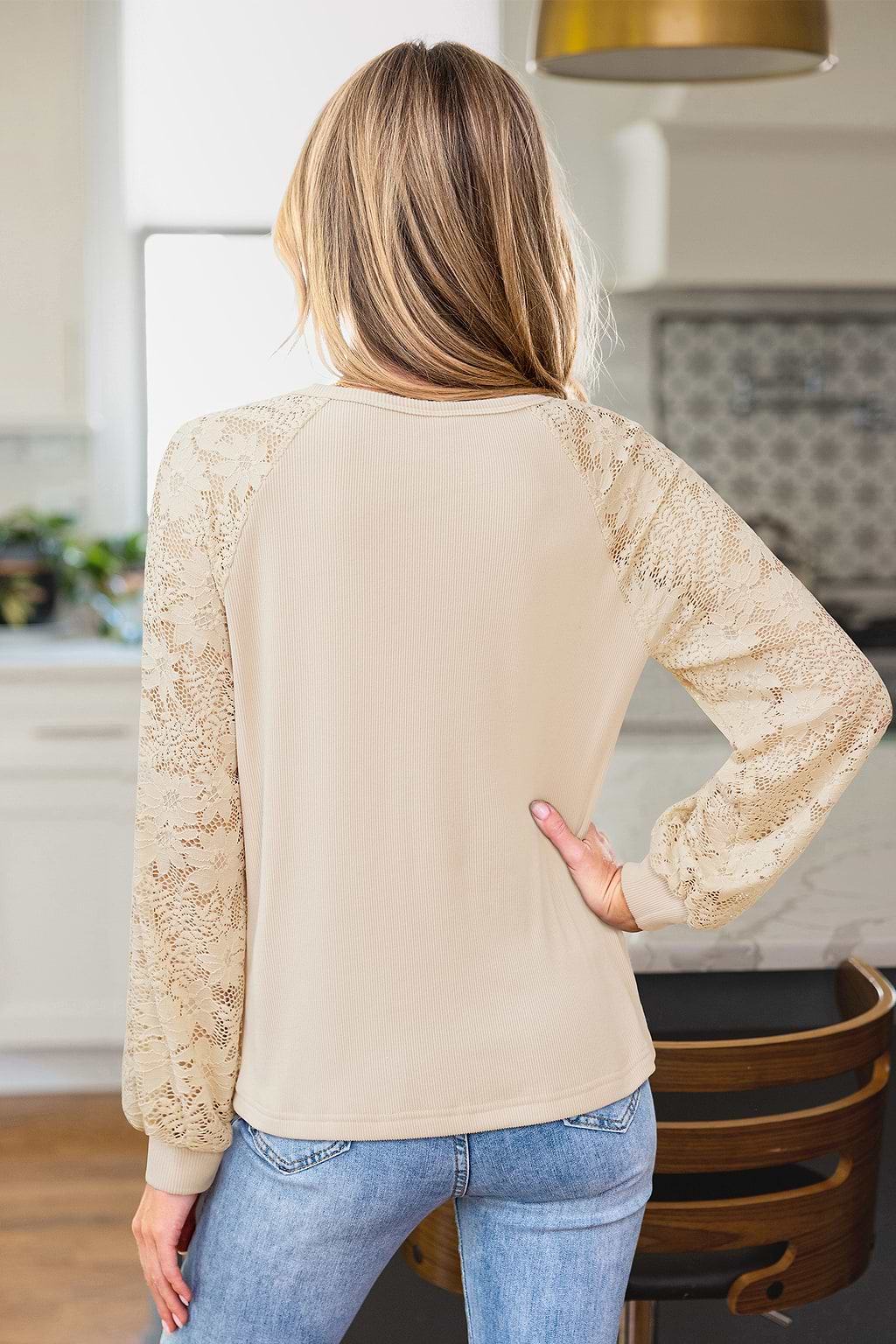 Top kaki col cranté détail dentelle