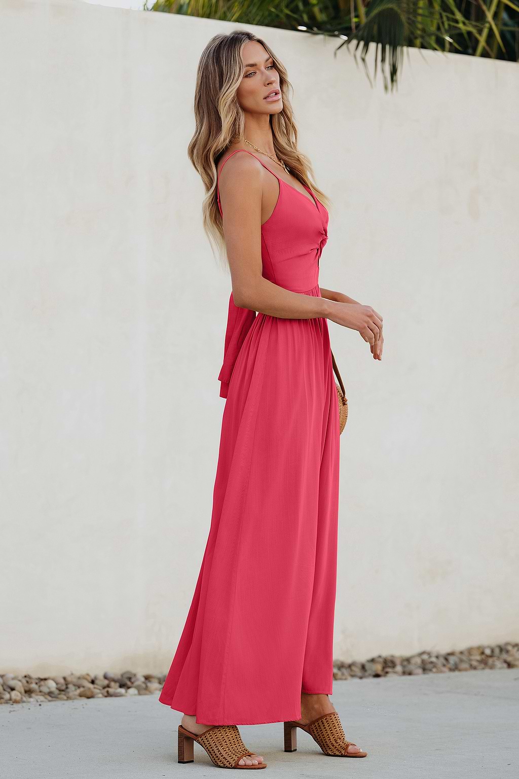 Rosa geknotetes Maxikleid mit Schlüsselloch