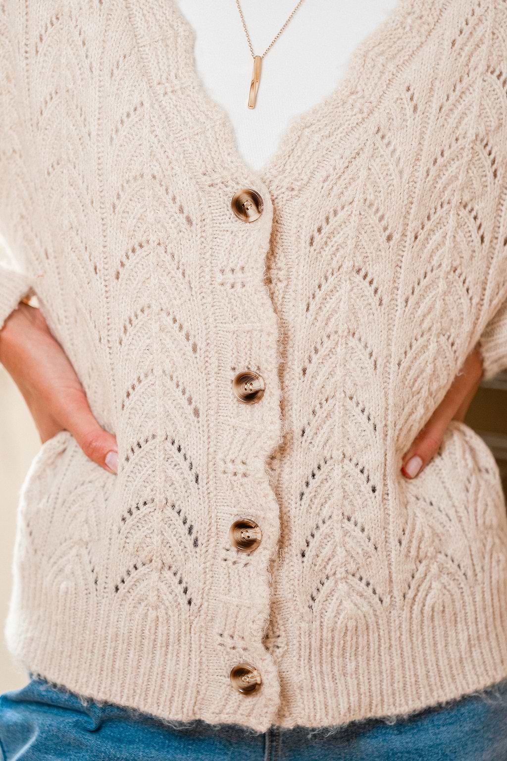 Cardigan beige col V manches longues