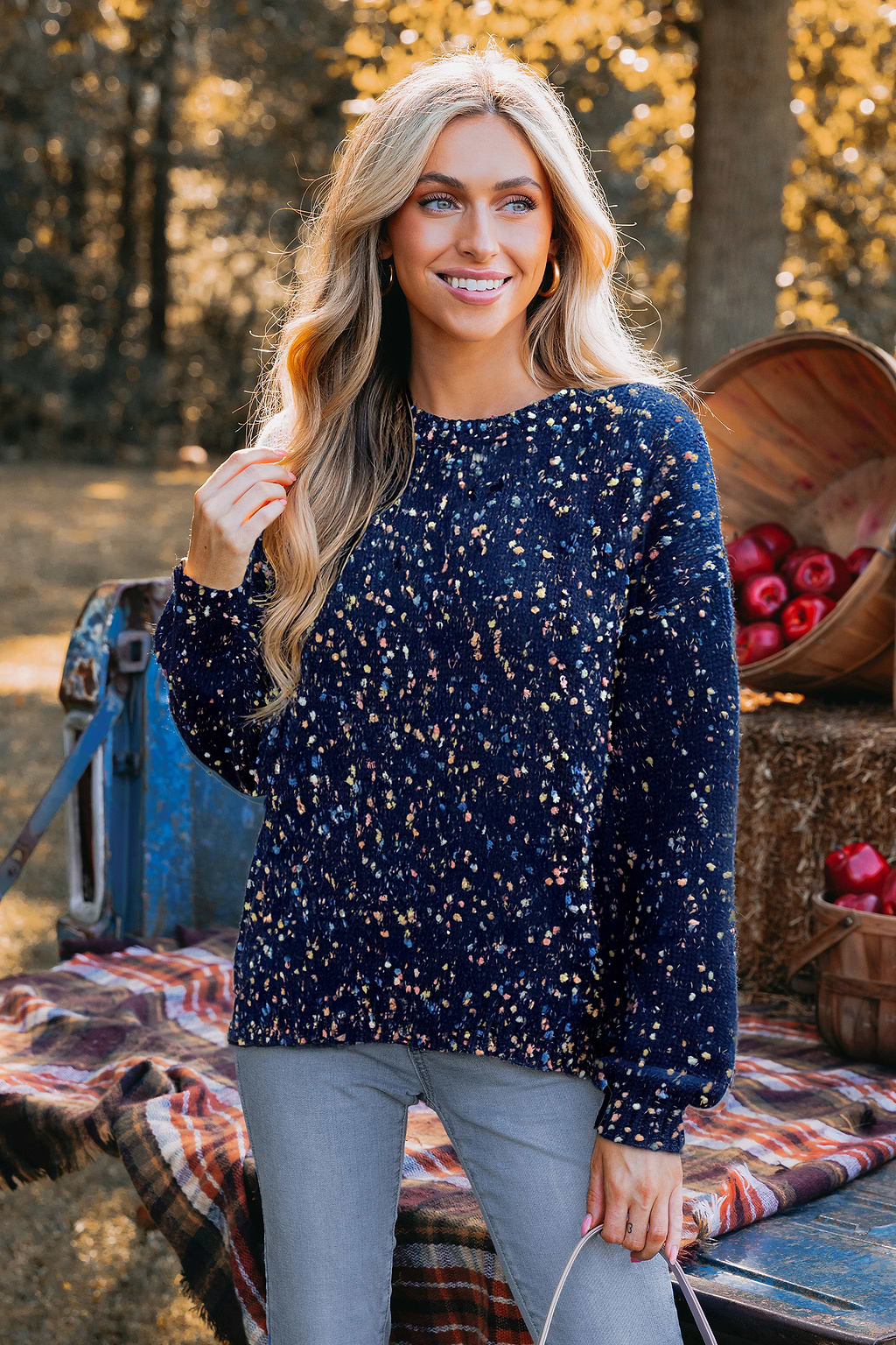 Maglione blu con scollo a V