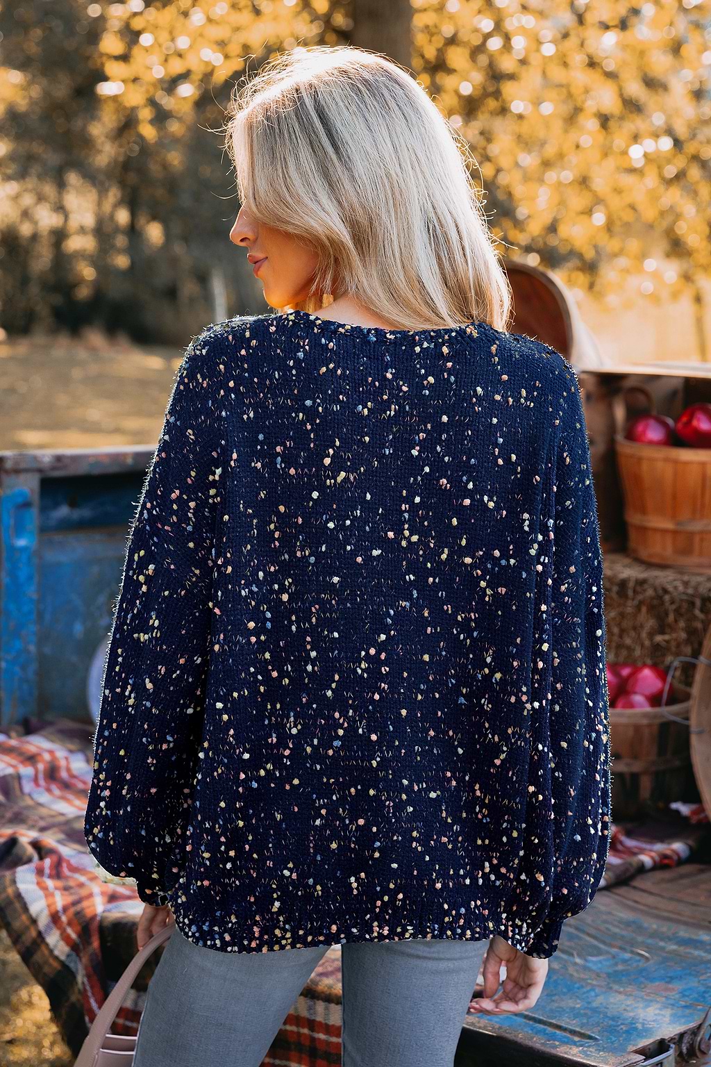 Maglione blu con scollo a V