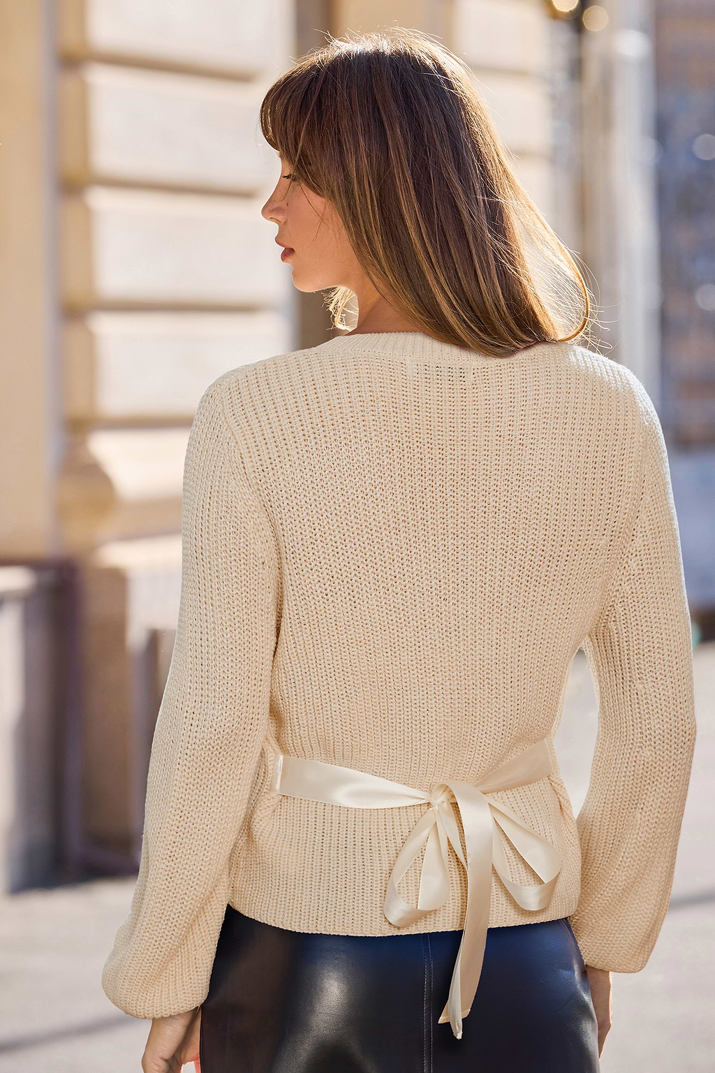 Beiger Rundhals Langarmpullover mit Schleifenband