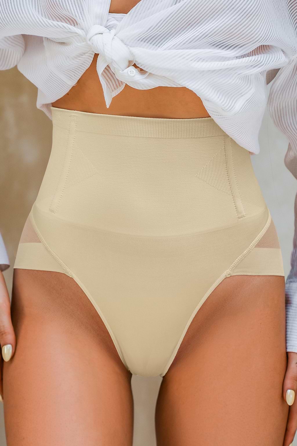 Mittlere Kompression High-Waist Shapewear-Slips in Beige