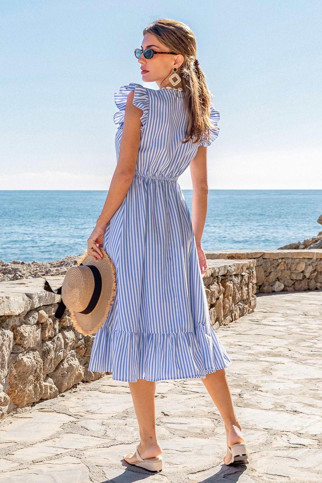 Blaues Gestreiftes V-Ausschnitt Maxikleid mit Rüschenbesatz
