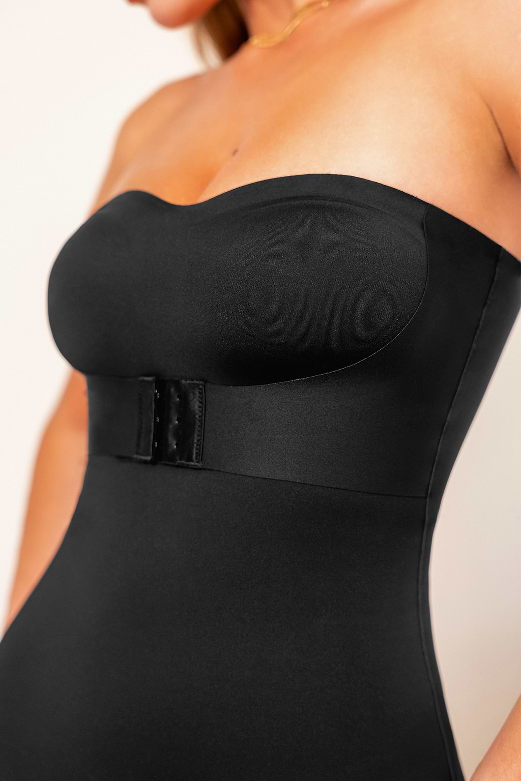 Body gainant noir col cœur
