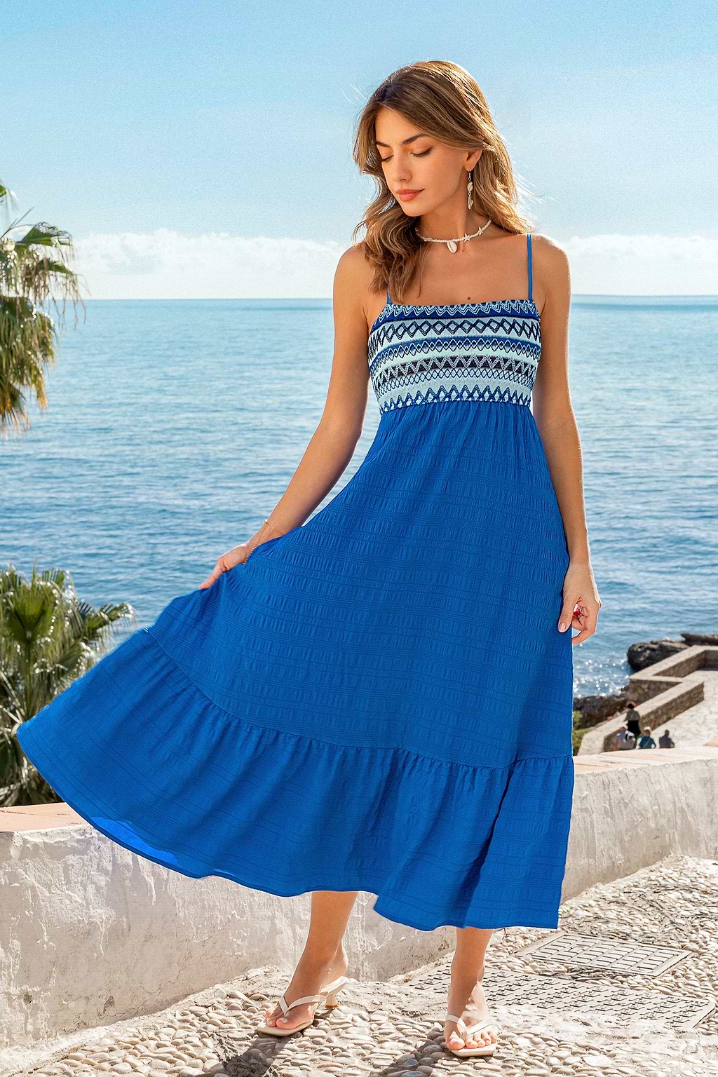 Sukienka maxi w kolorze morskim w kolorze niebieskim