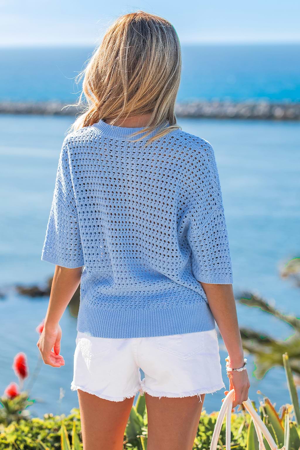 Top cover up bleu col cranté