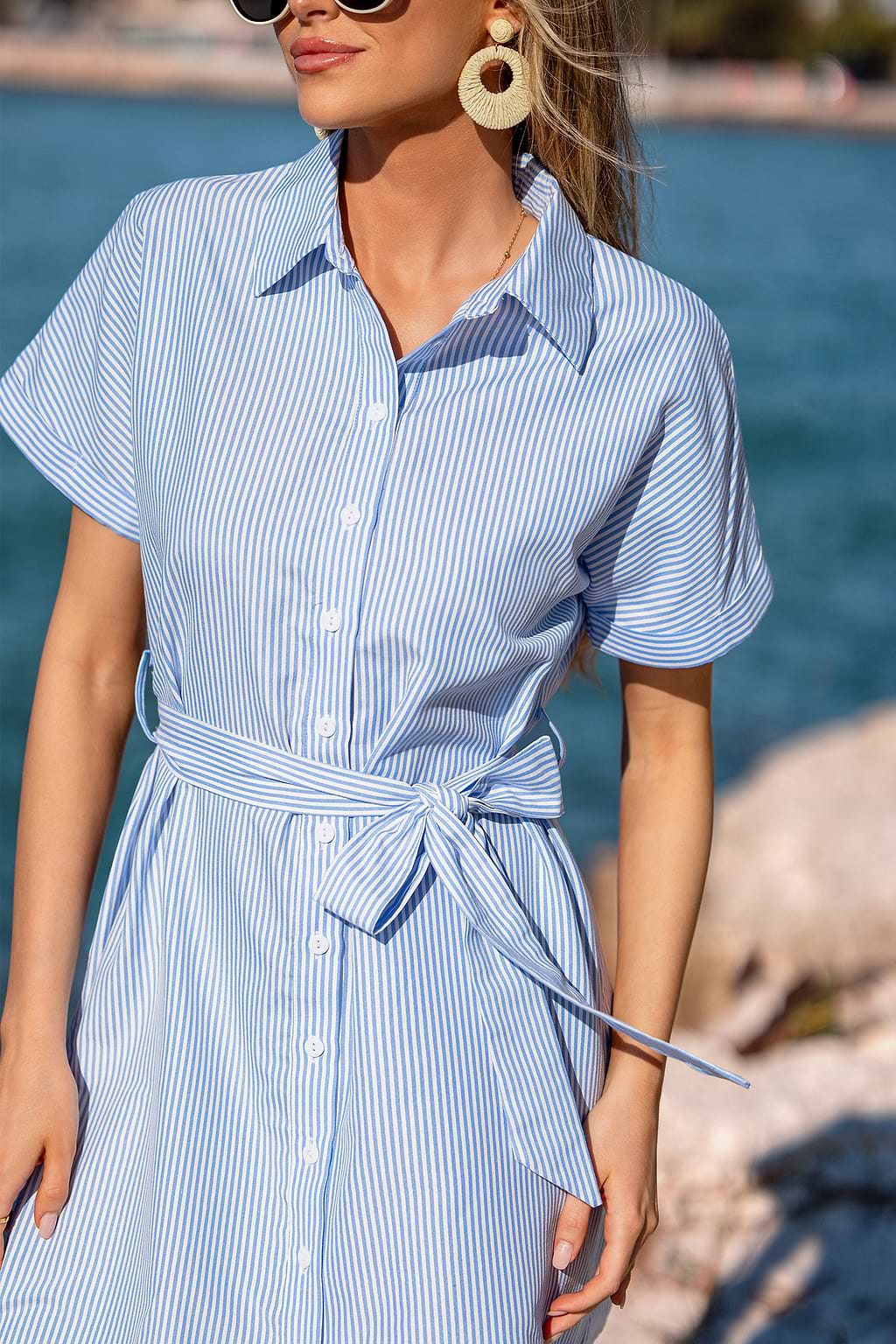 Robe courte à rayures tissée nouer à la taille