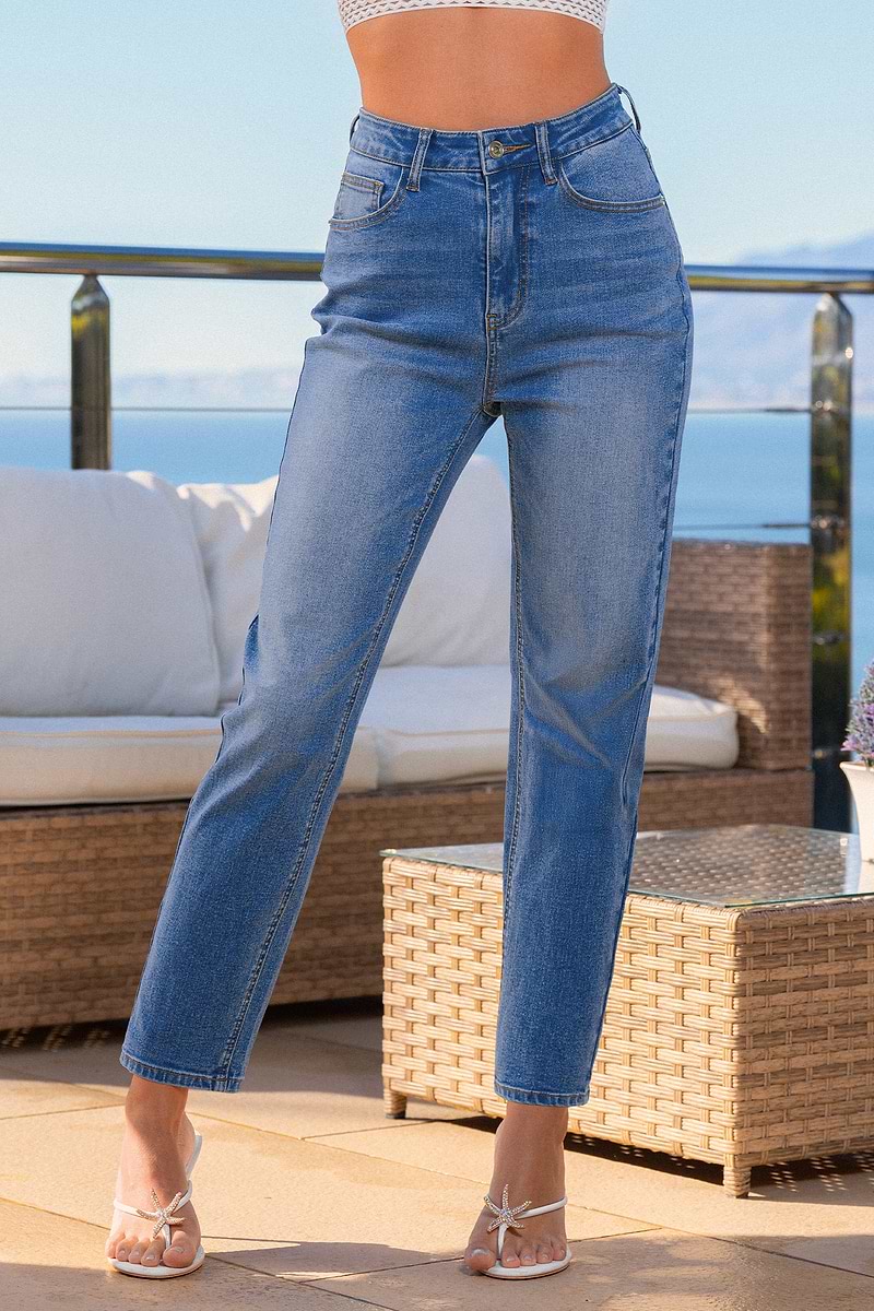 Gerade Jeans mit Taschen in Blau