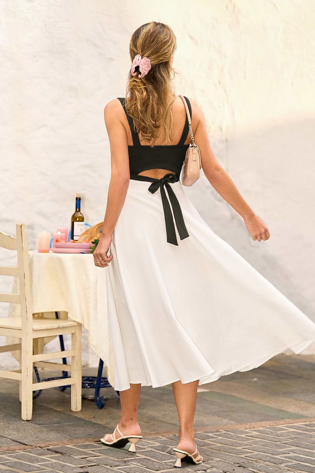 Robe bicolore tissée col cœur sans manches