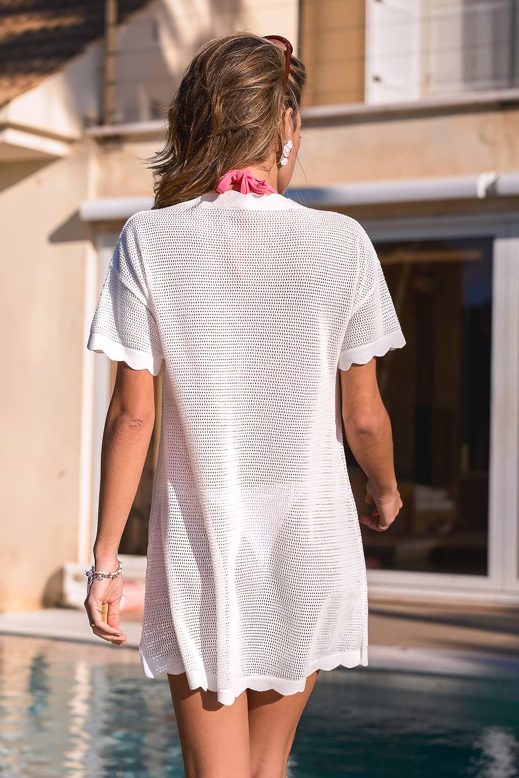 Weißes Kurzarm V-Ausschnitt Mini-Strick-Strandkleid