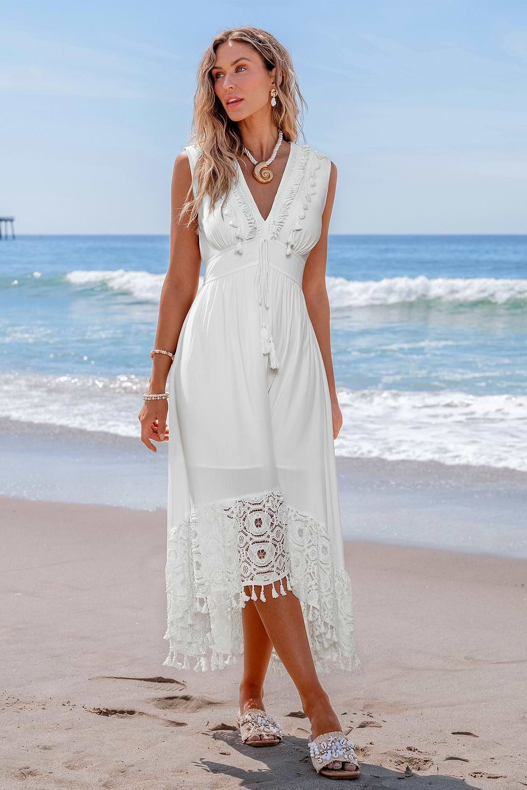 Weißes Gesmoktes Tiefer Ausschnitt Midi-Strandkleid