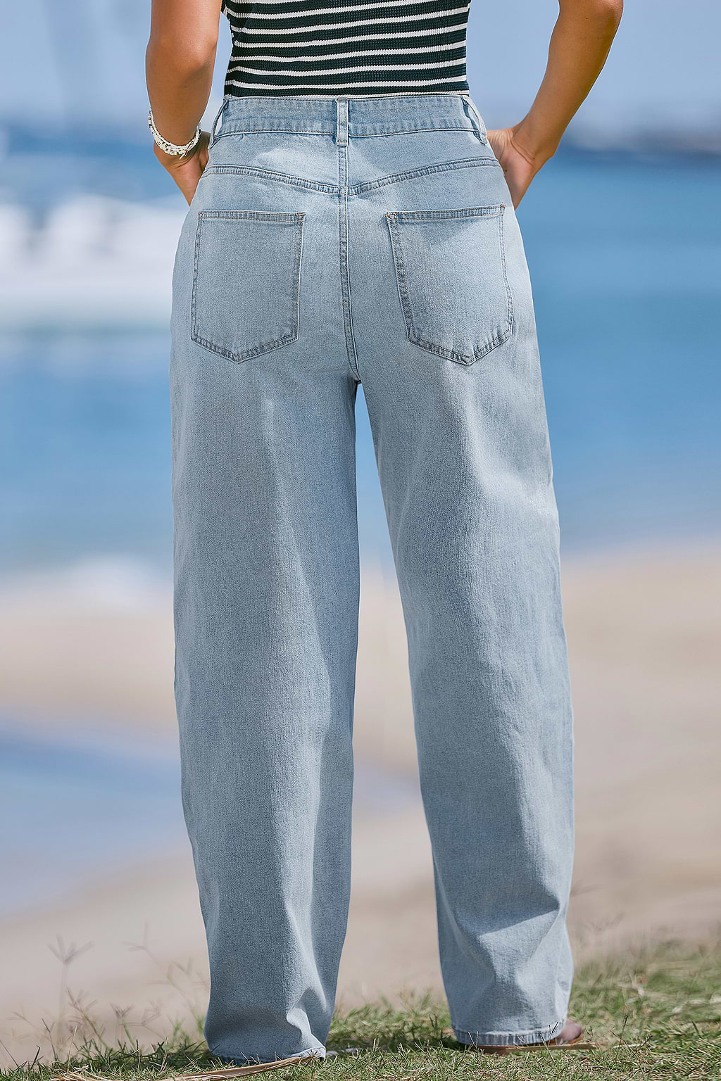 Jeans azules con bolsillos
