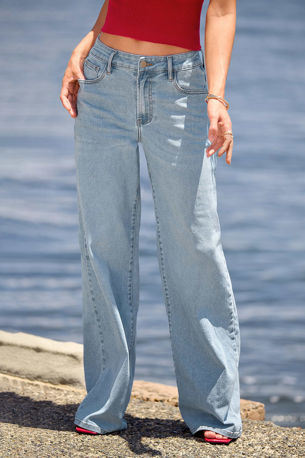 Hellblaue Wide-Leg-Jeans