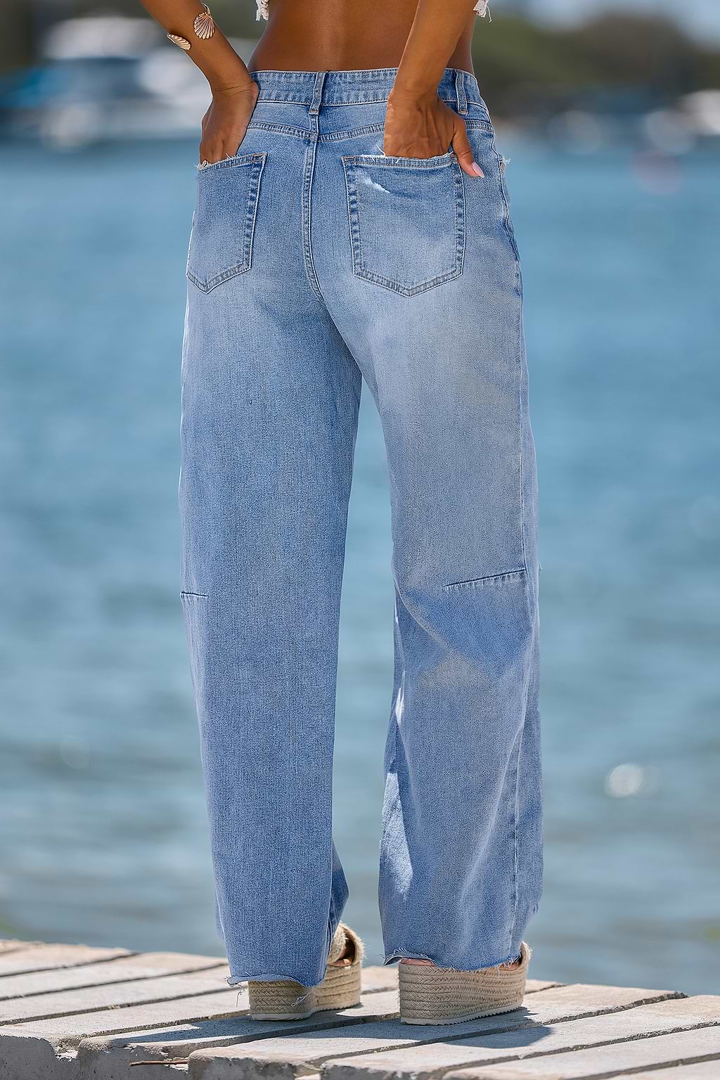 Jean bleu droit avec passants de ceinture