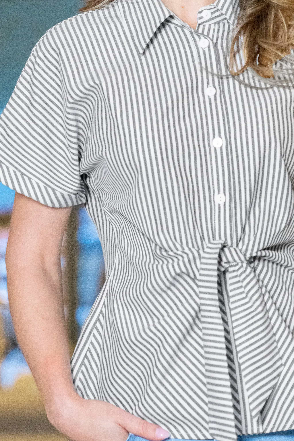 Gestreifte Kurzarm Geknotete Bluse