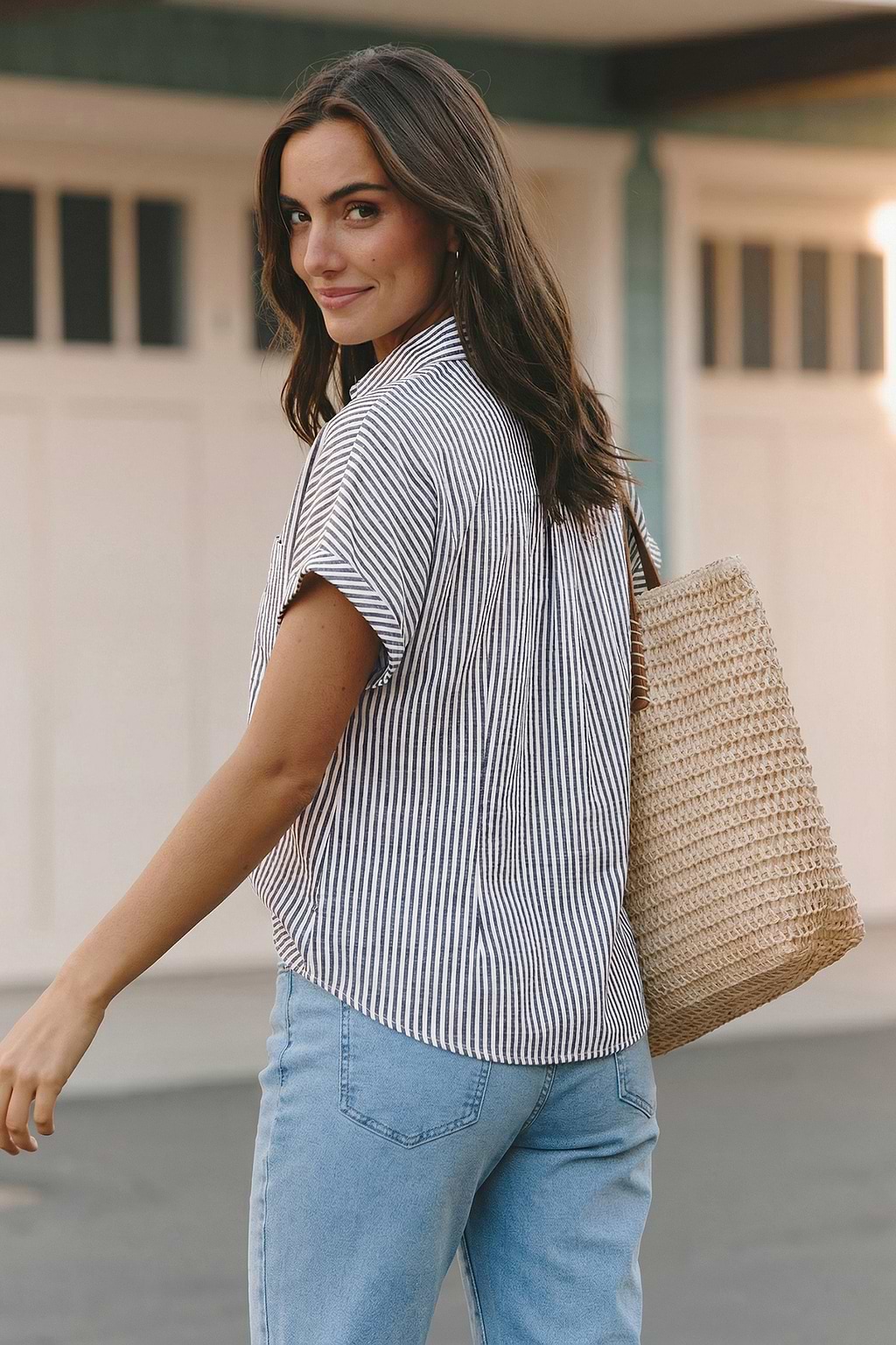 Chemise à rayures nouée