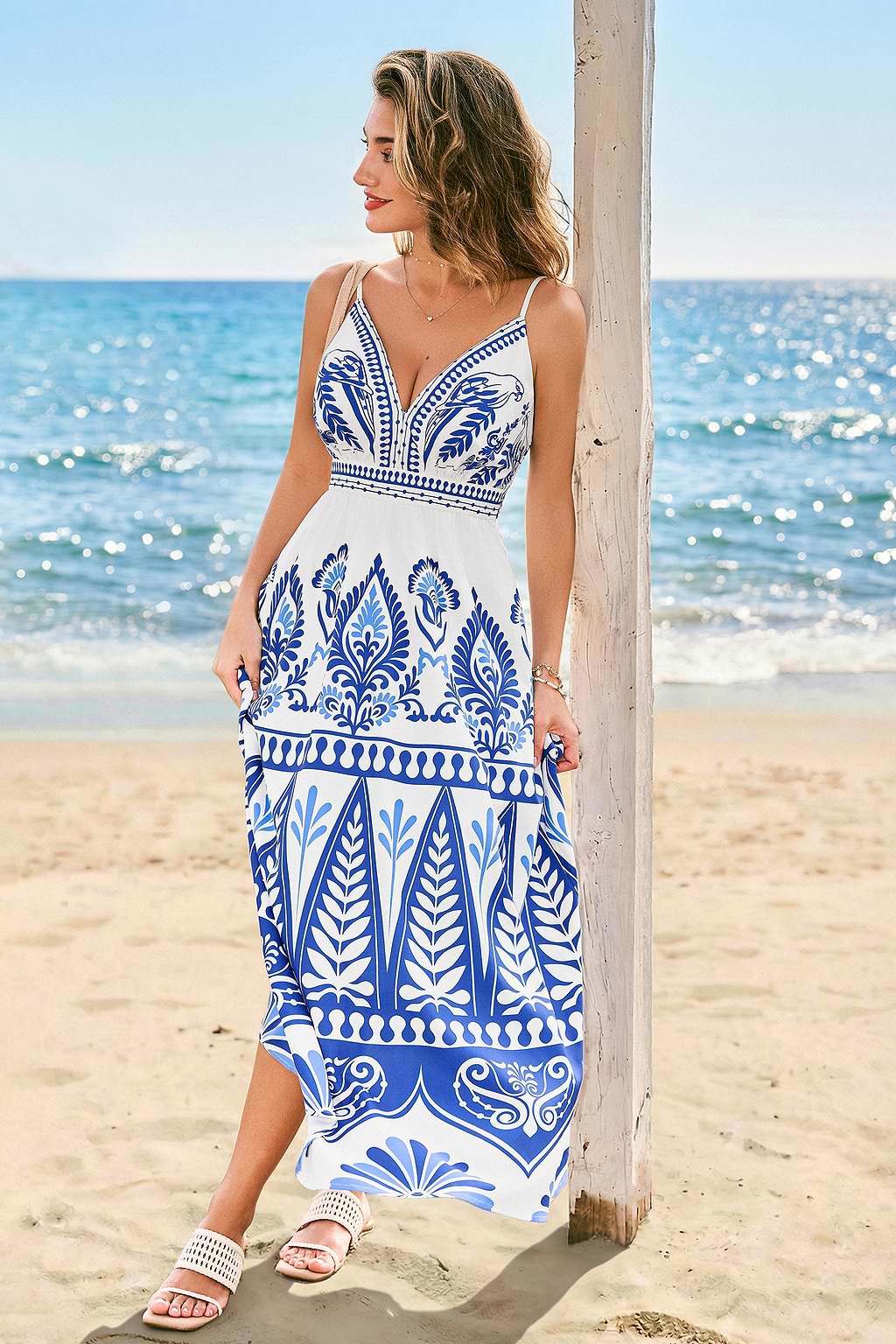 Robe longue ornée bleue