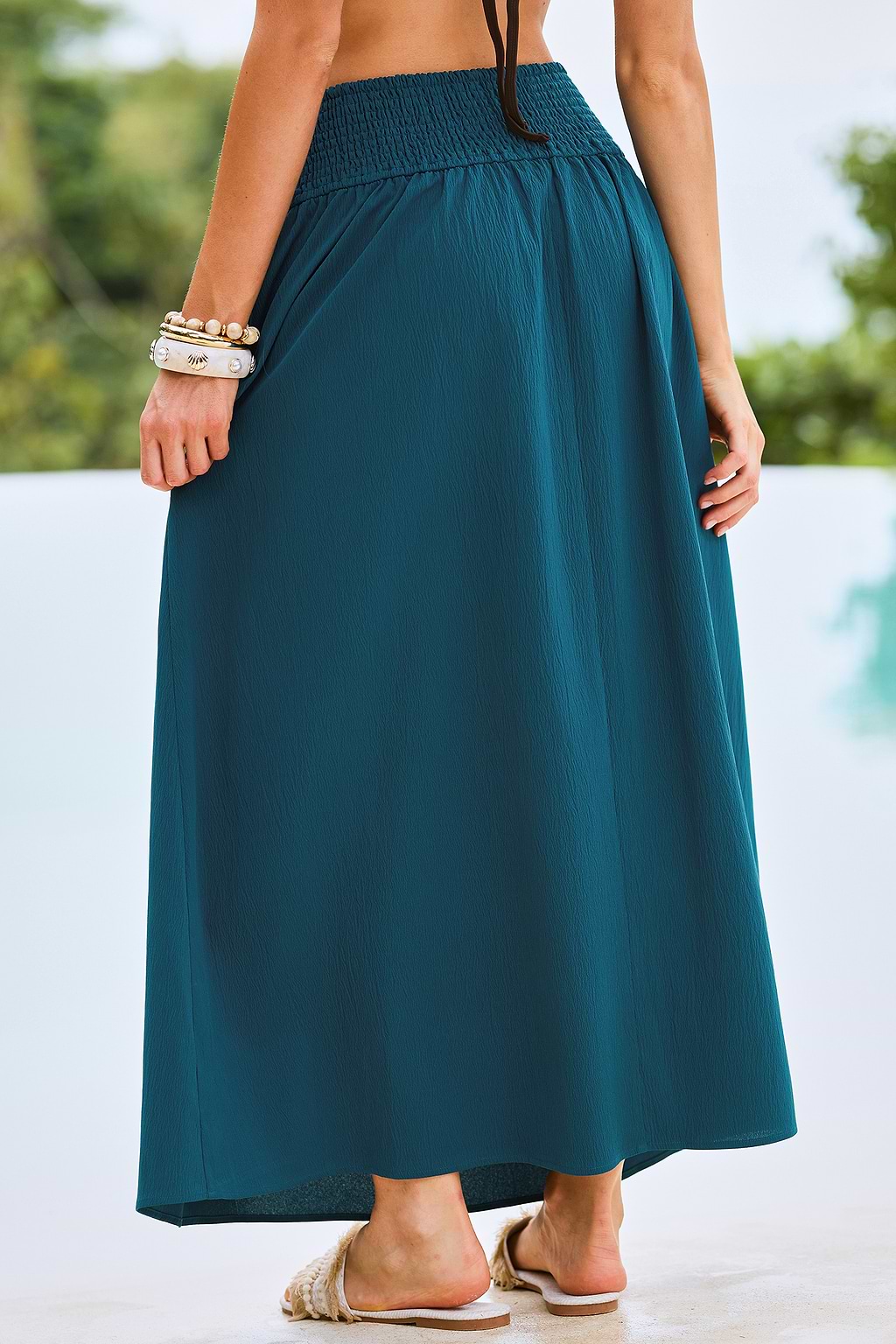 Gonna lunga blu sui social