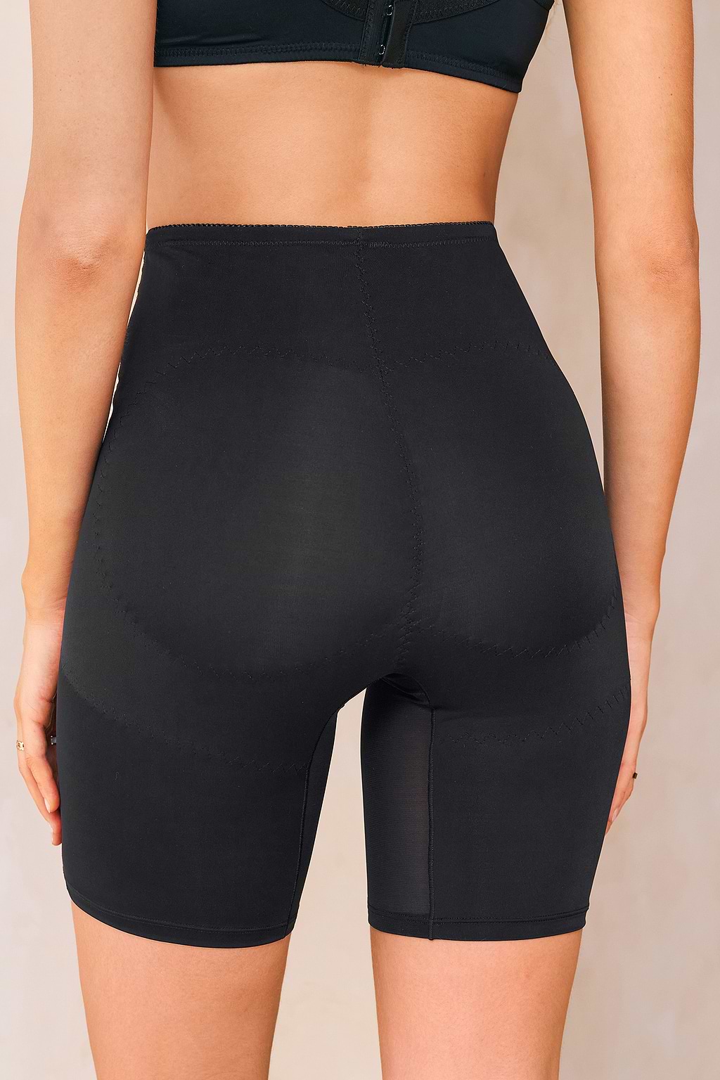 Schwarze High-Waist Po-liftender Shapewear-Shorts