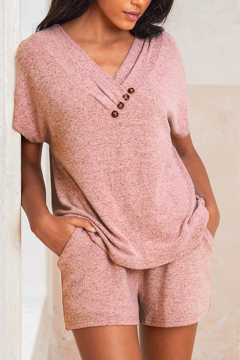 Ensemble de pyjama rose col V avec short