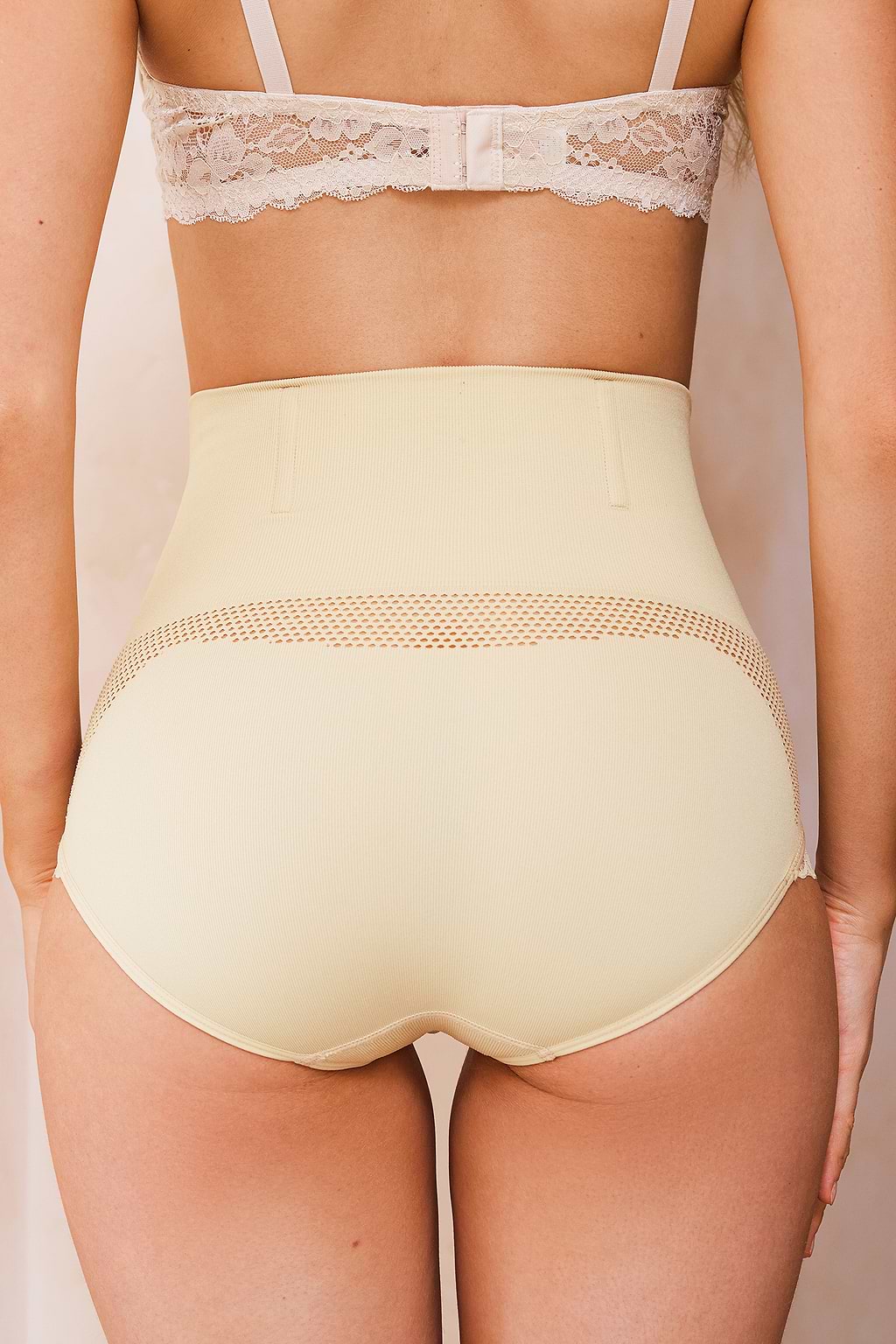 Bas gainant nude maintien abdominal