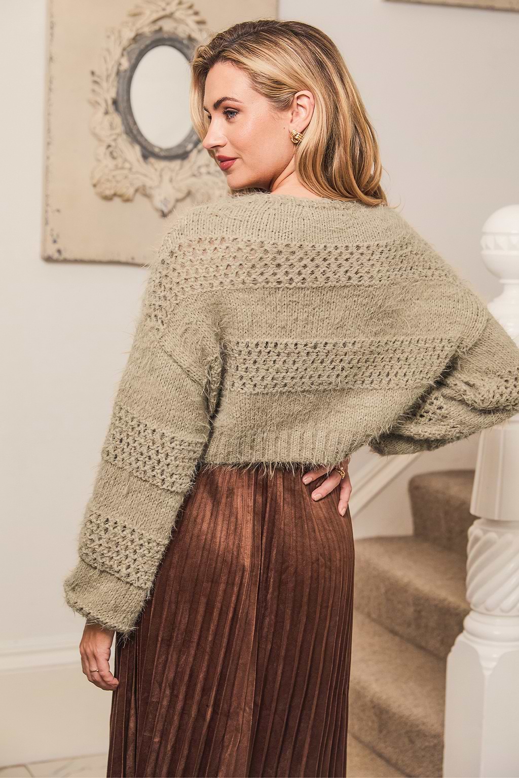 x Sweter z dzianiny JoJo Camel Fuzzy Cutout
