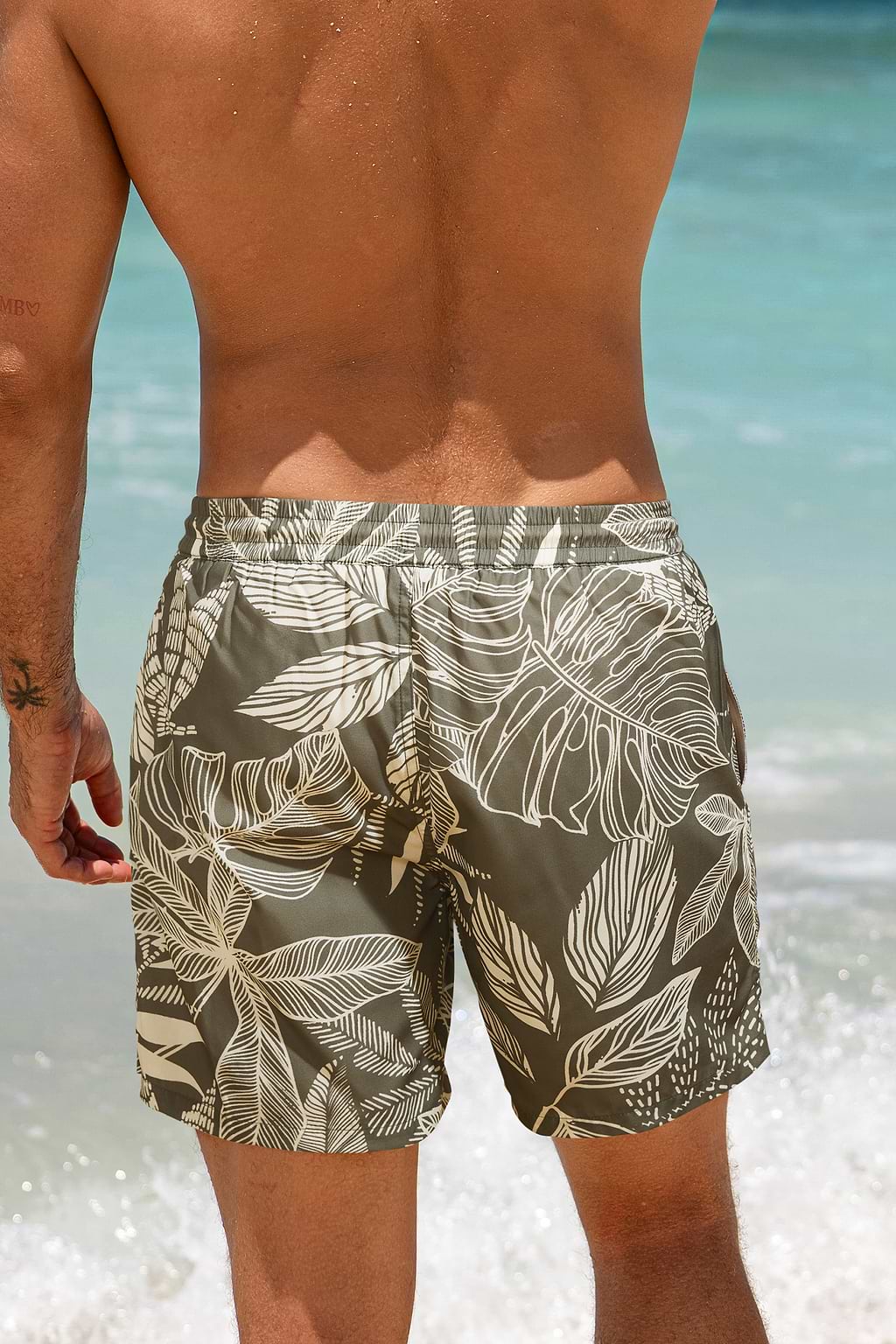 Short tropical à poches