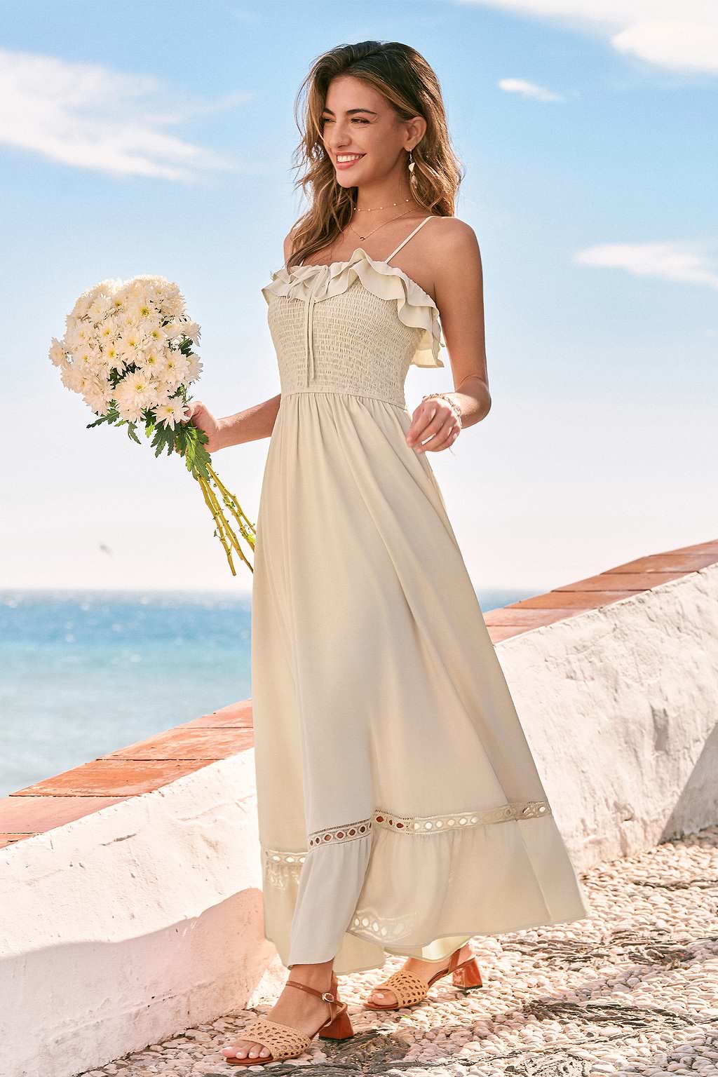 Beiges Gesmoktes Maxi-Strandkleid