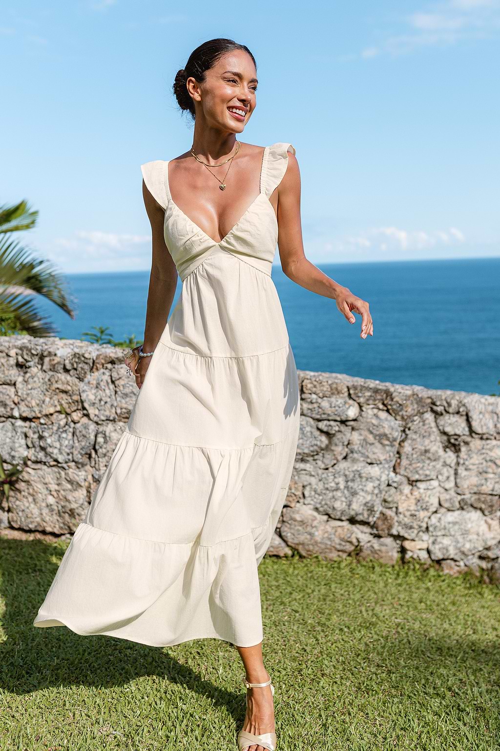 Beiges Midi-Coktailkleid mit V-Ausschnitt