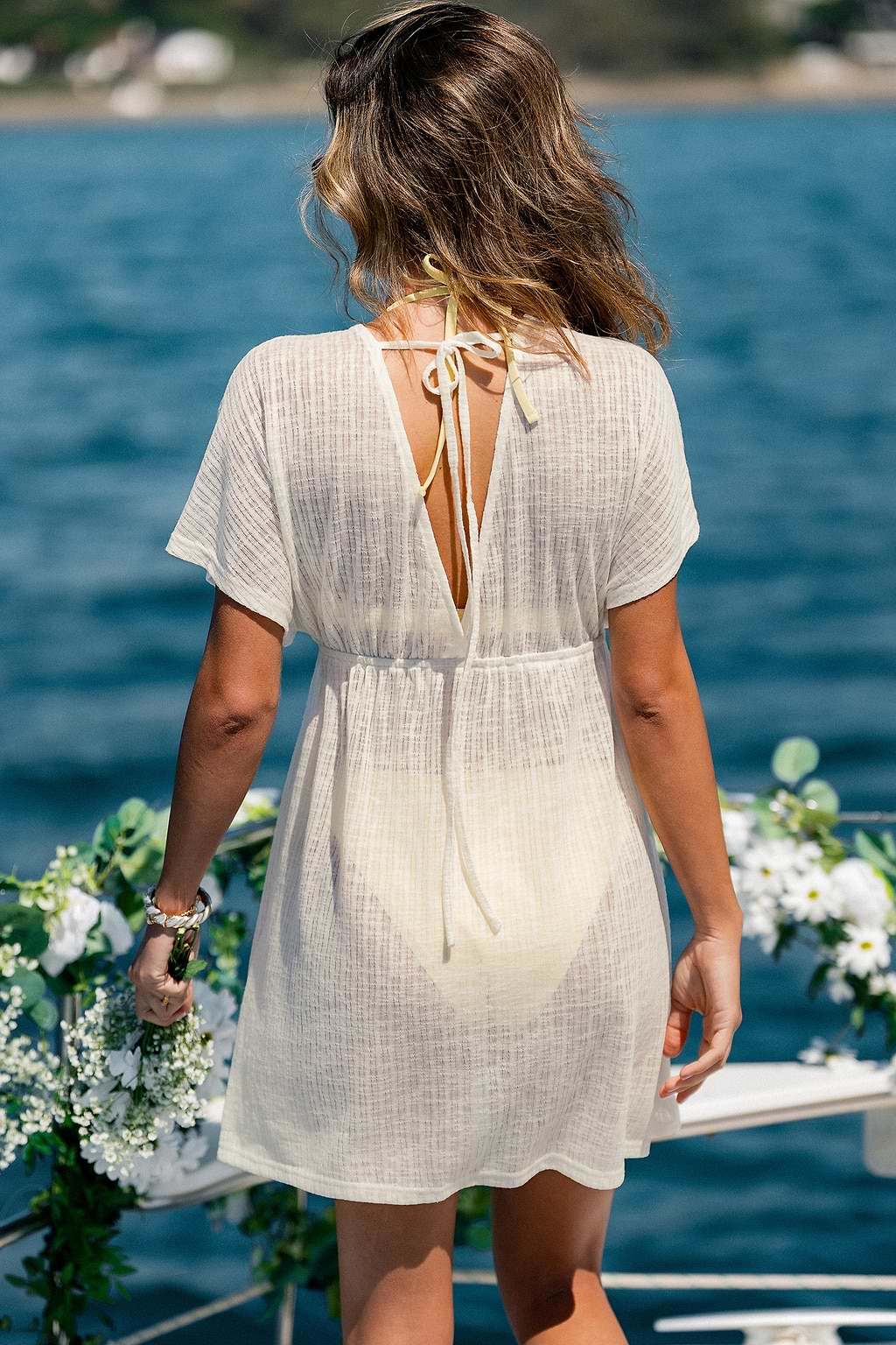 Beiges Kurzarm Tiefer Ausschnitt Mini-Strick-Strandkleid