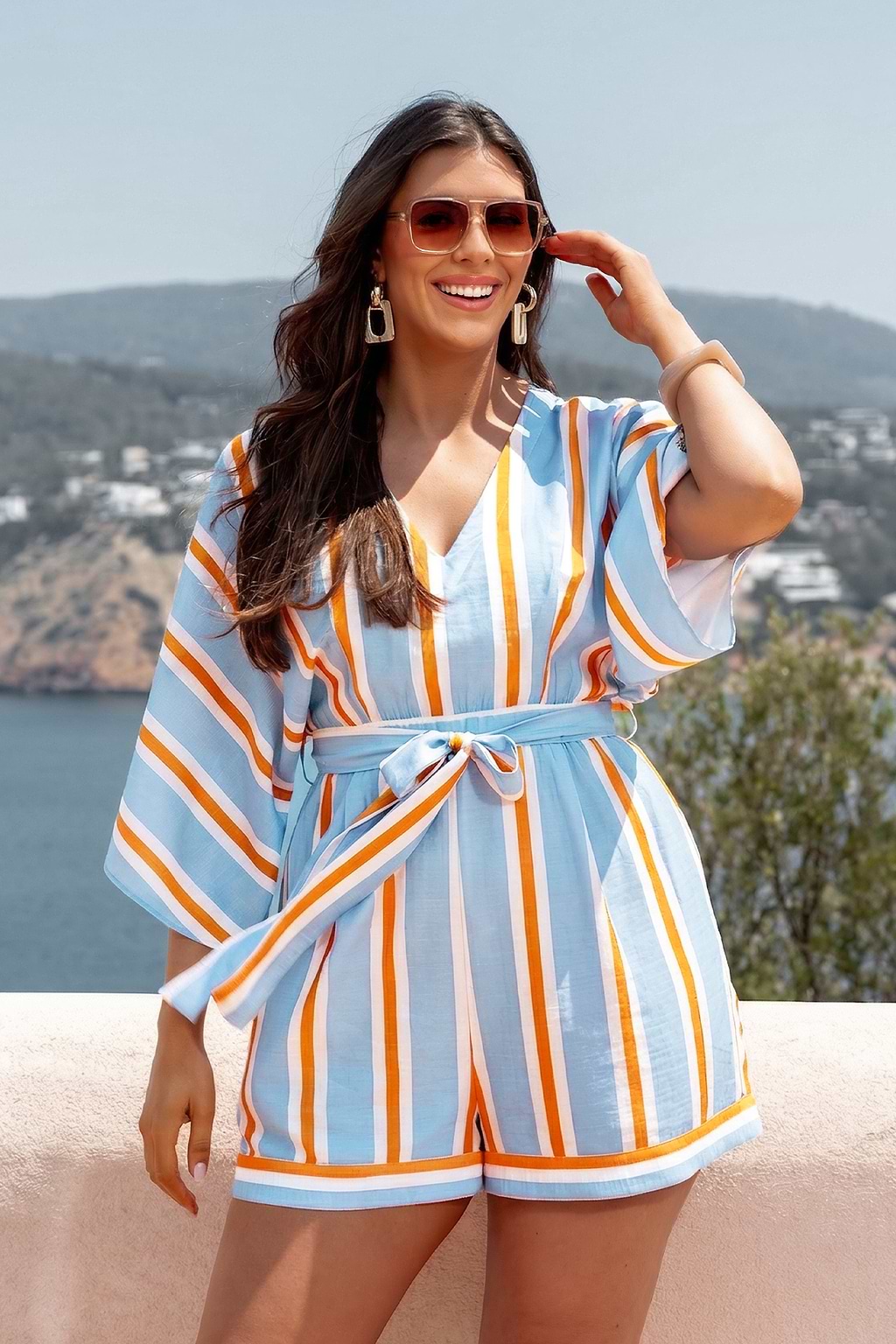 x Camille Combishort col V à jambes larges