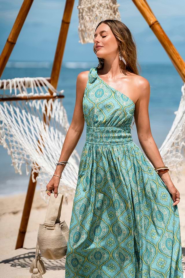 fancy beach dress Beach Wedding Guest Dresses: 27 Trendy Suggestions