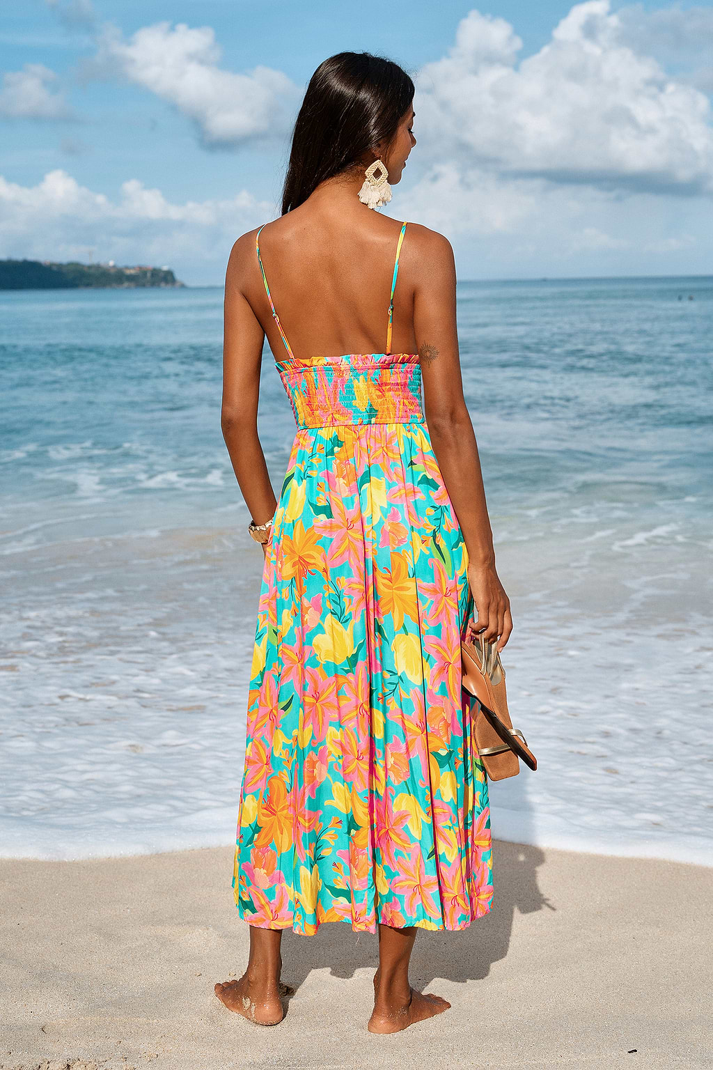 Tropisches Maxi-Strandkleid mit tiefem Ausschnitt