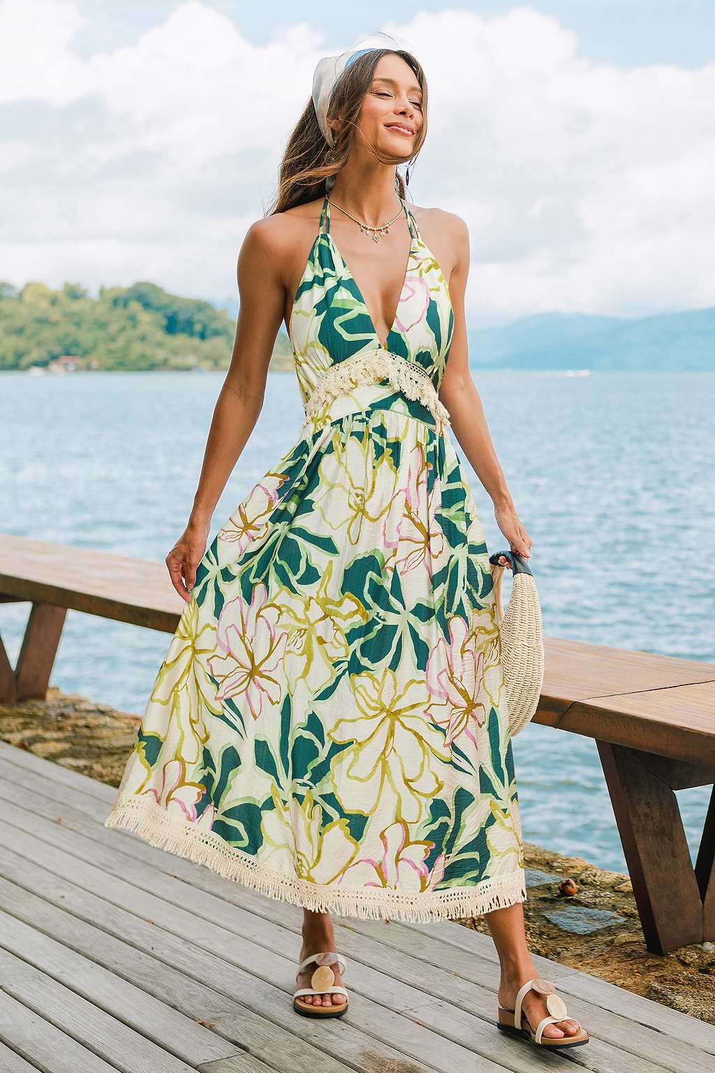 Geblümtes Maxi-Strandkleid mit tiefem Ausschnitt