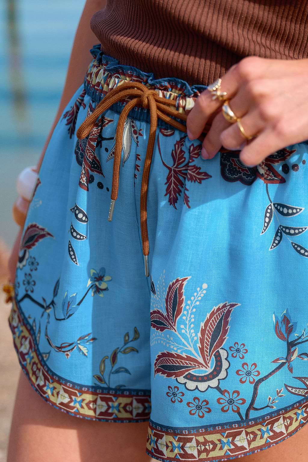 Verhoogde vakantie tropische shorts