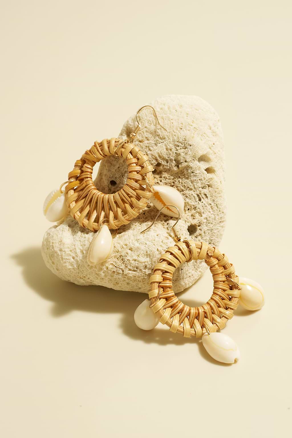 Sunset Detour Seashell Earrings Set