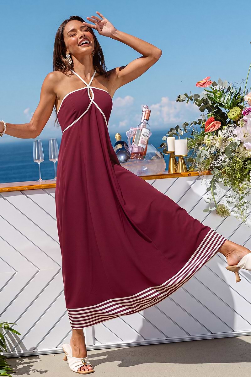 Rotes Maxi-Abendkleid mit geradem Ausschnitt