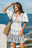 Geblümtes Kurzarm Mini-Strandkleid mit tiefem Ausschnitt