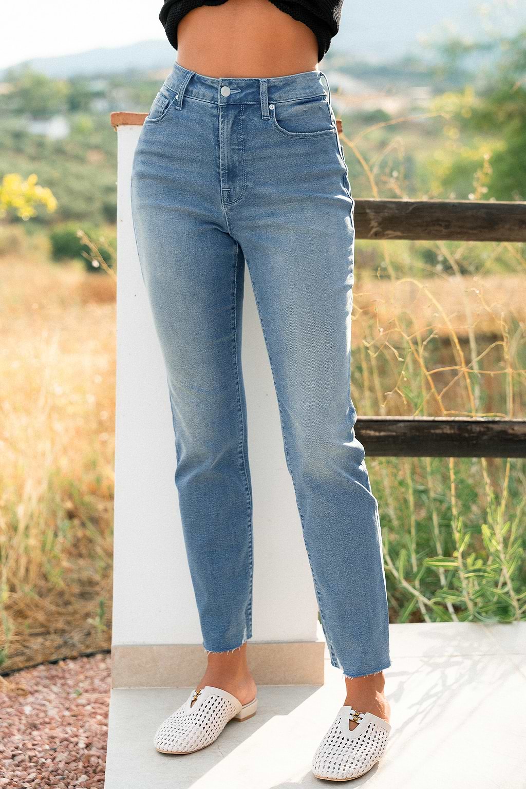 Jeans blu per un appuntamento informale