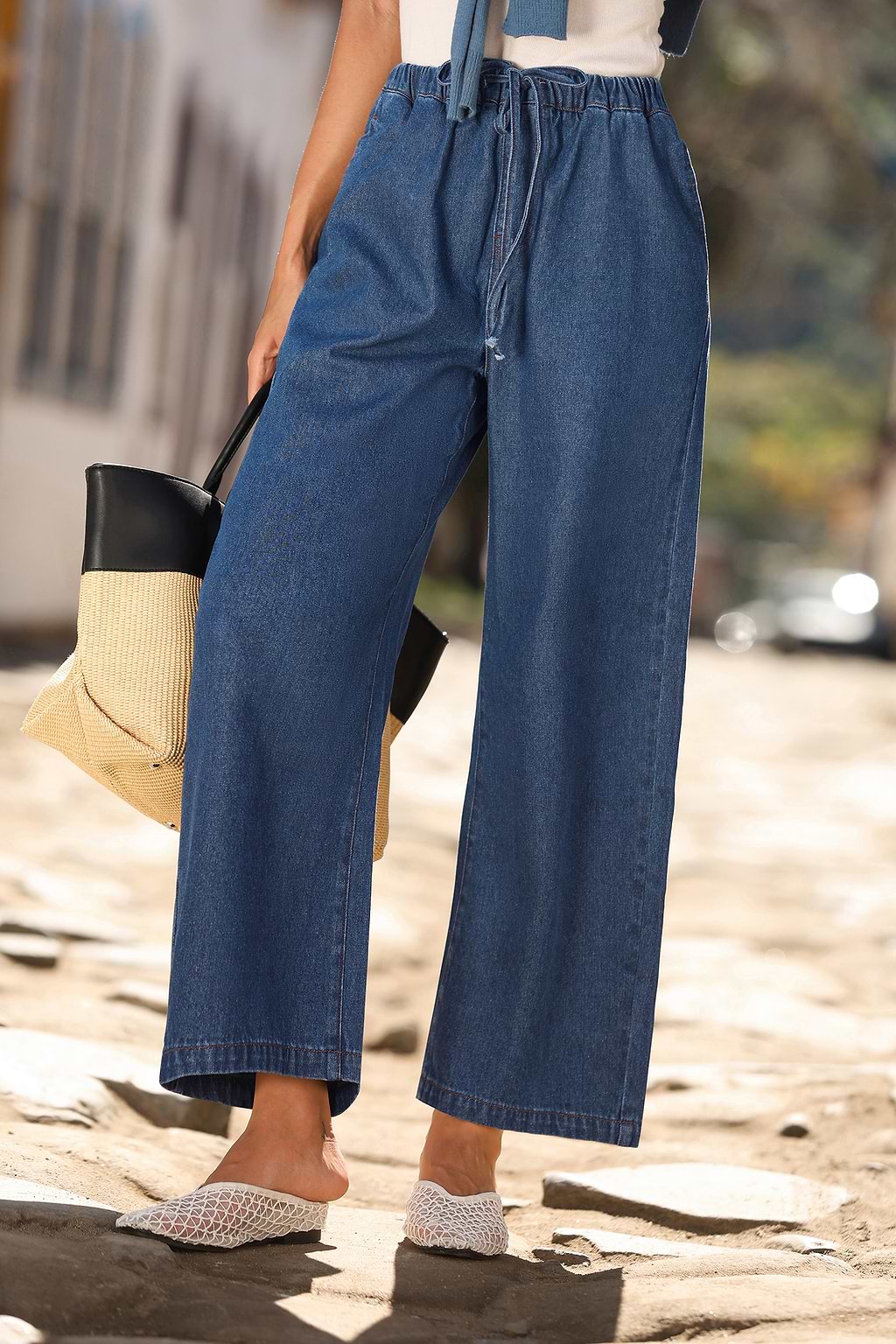 Blaue Jeanshose mit Kordelzug