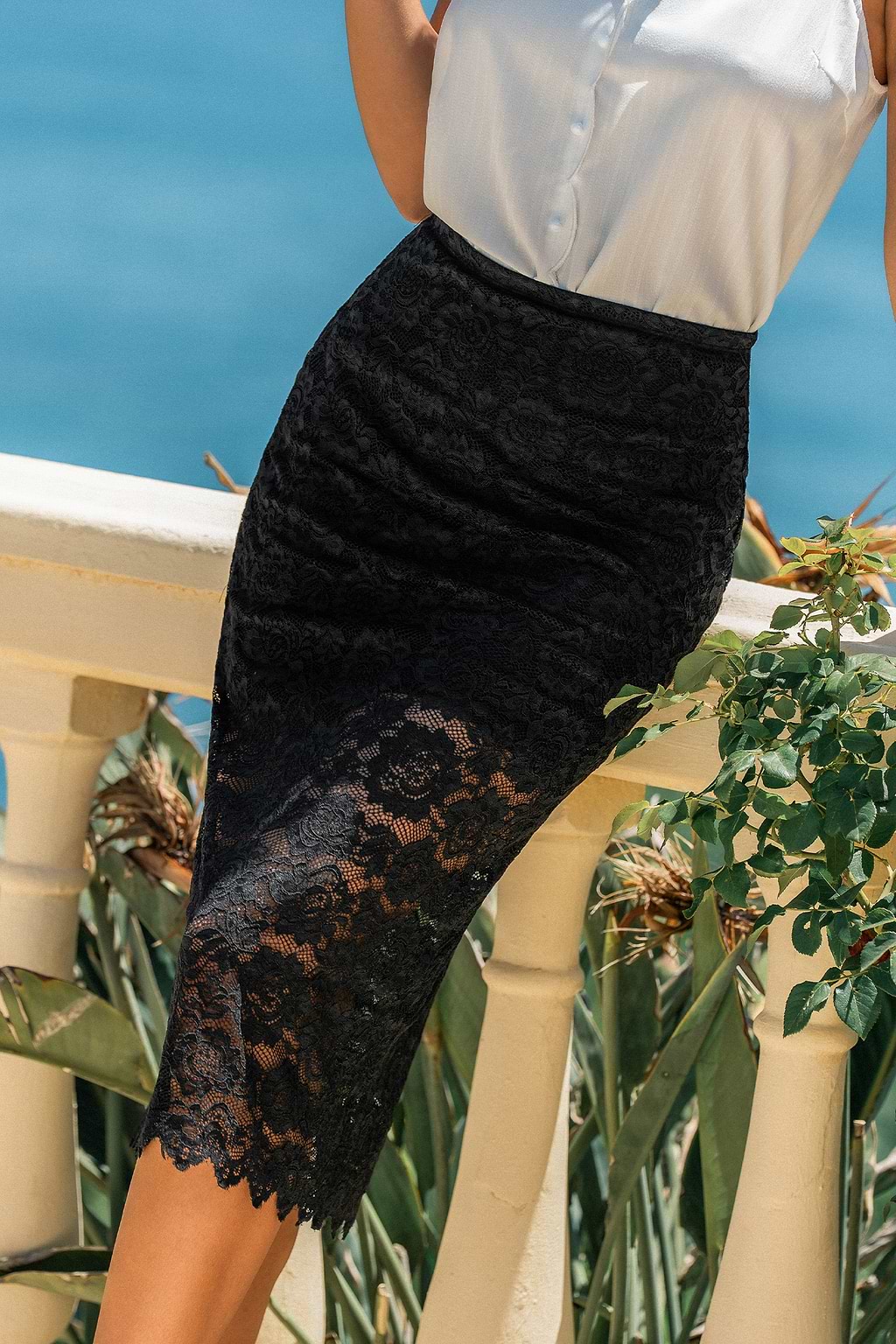 Heart Eyes Black Shaping Midi Skirt