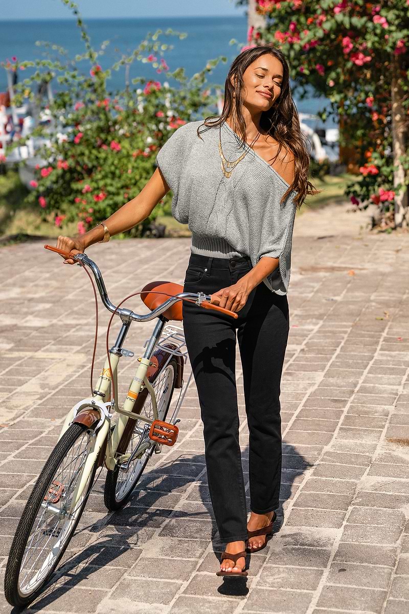 Schwarze High-Waist Jeanshose mit zulaufendem Bein