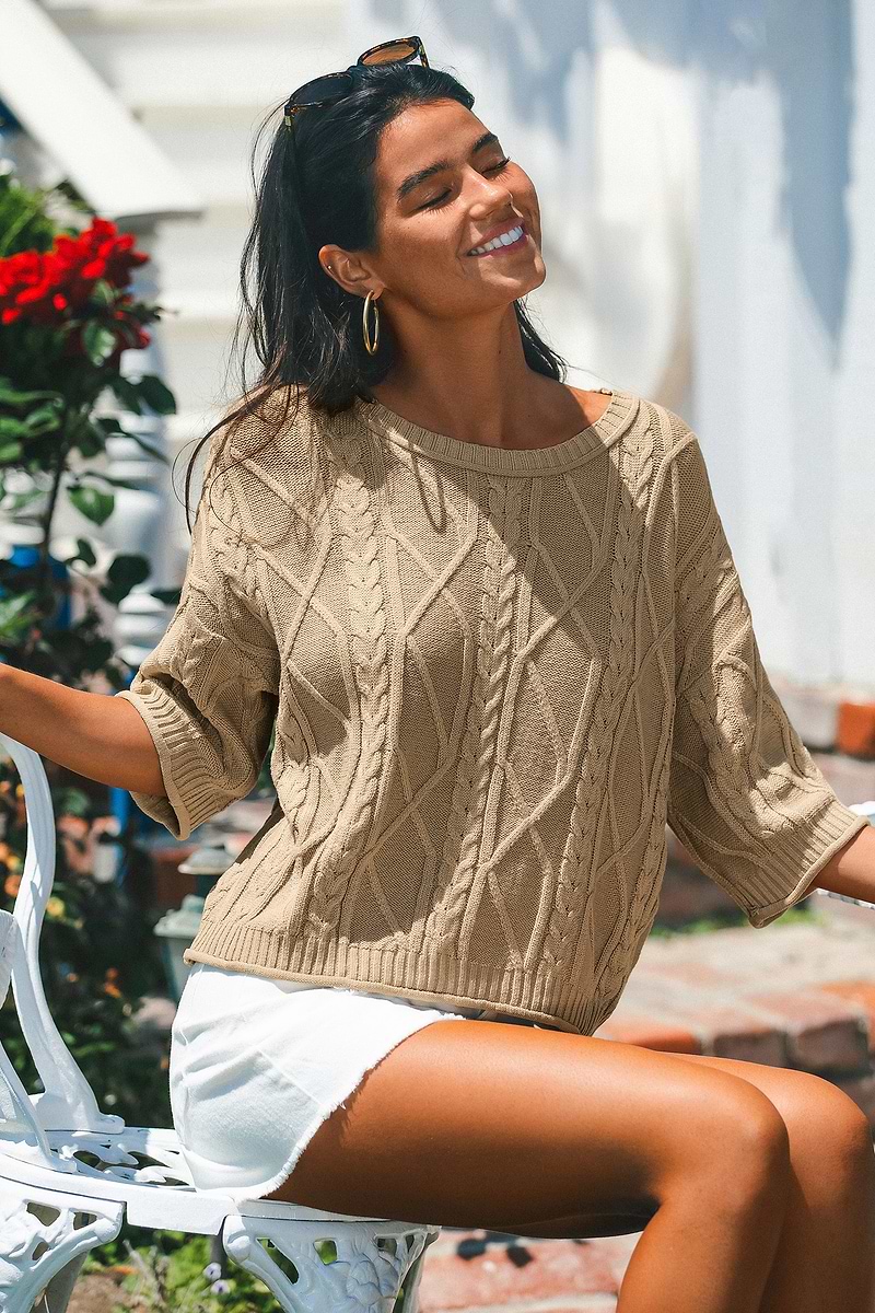 Maglione classico e confortevole dai colori neutri