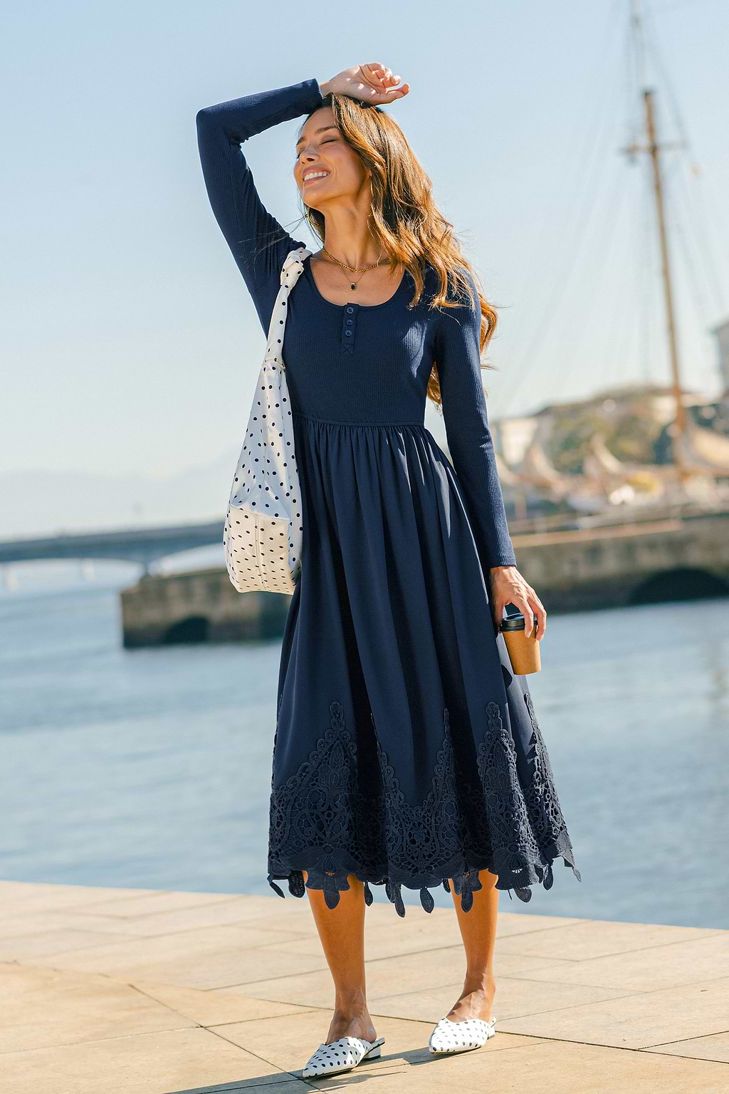 Blaues Langarm Midi-Freizeitkleid mit Spitzenbesatz