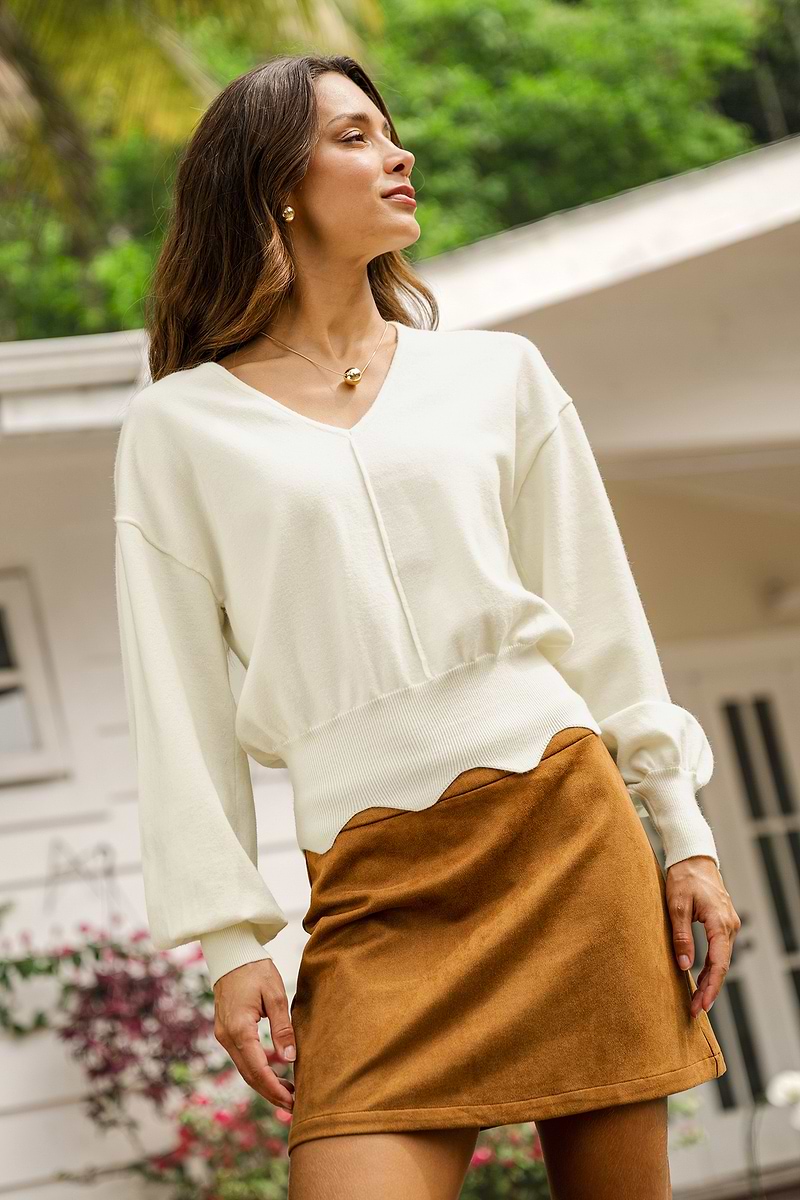 Pull beige à col V en tricot mélangé