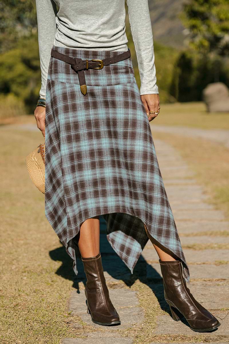 Falda midi a cuadros con estampado otoñal