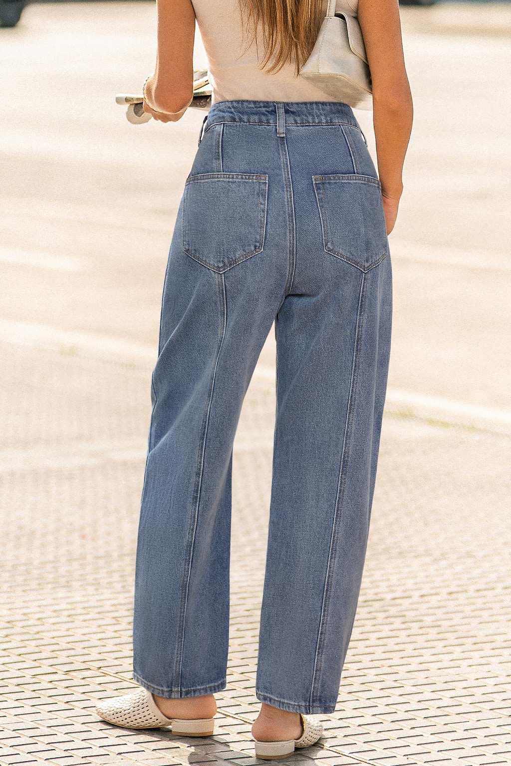 Jean bleu taille ultra haute à poches fonctionnelles