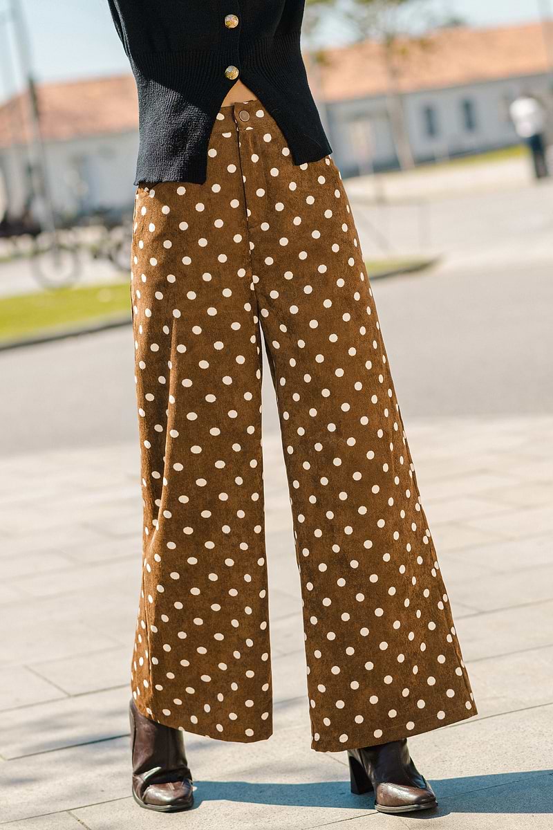 Pantalones de lunares color azúcar quemado