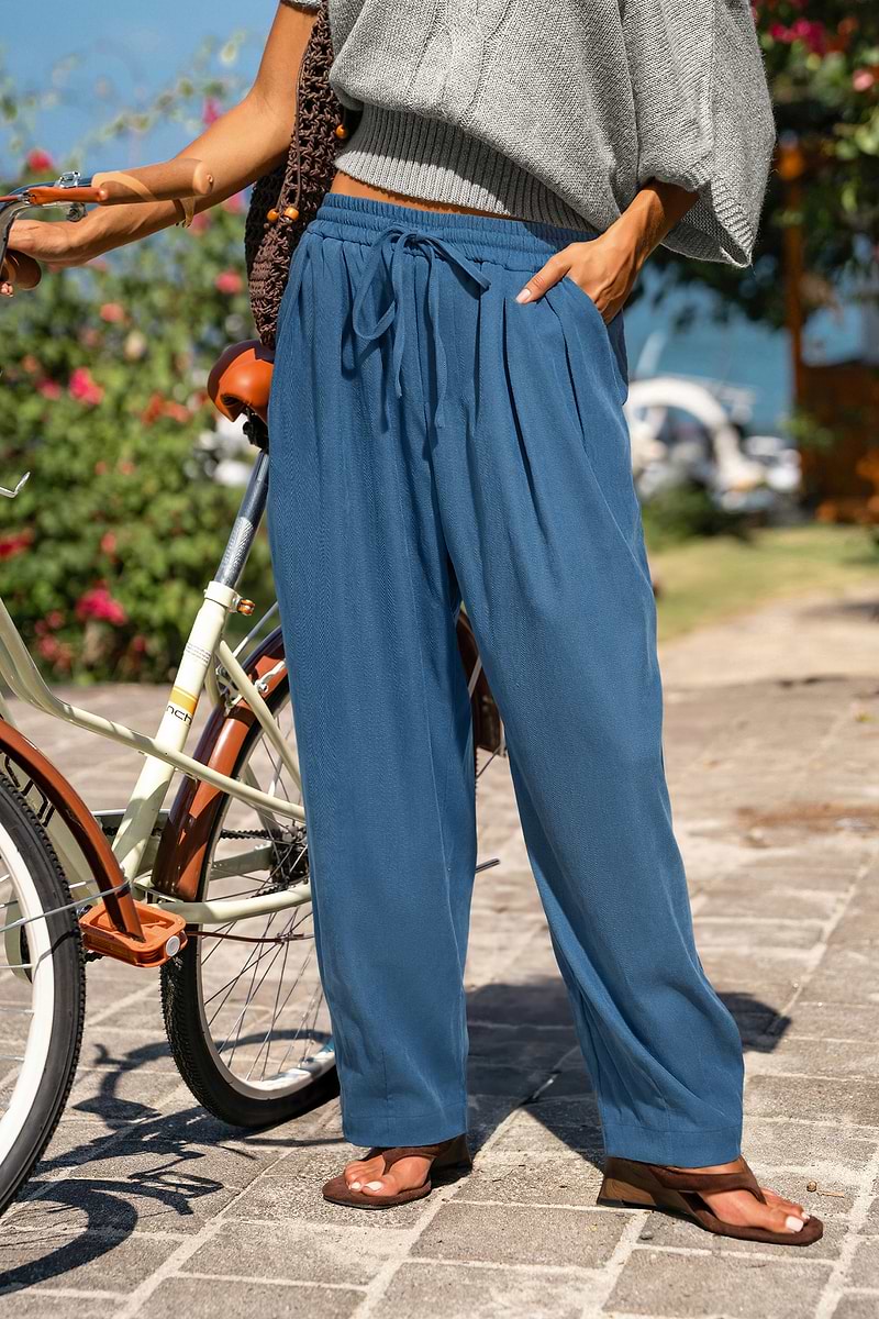 Pantalon bleu tissé à taille élastique et jambe lâche